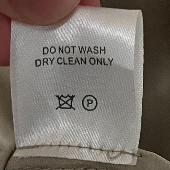 Tyler Boe 100% silk champagne button up quiet luxury minimalist work office sz 8 - Picture 9 of 9